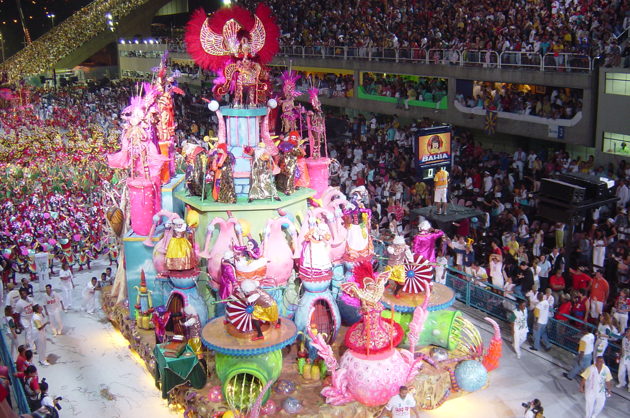 Rio-Carnival-floats-dancers-Brazil